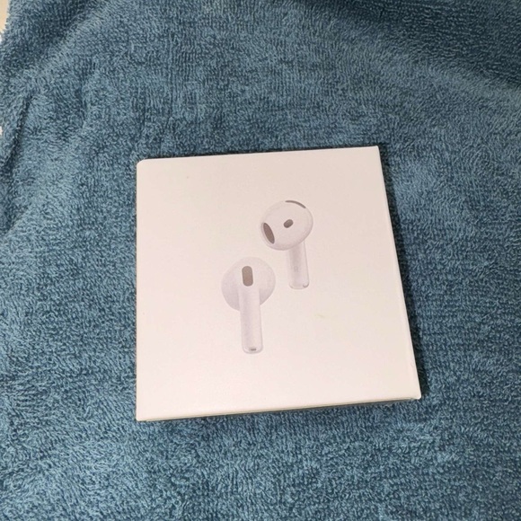 Airpods 4th Gen - Picture 2 of 5